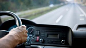 Urmărire flotă auto: soluția inteligentă pentru control total