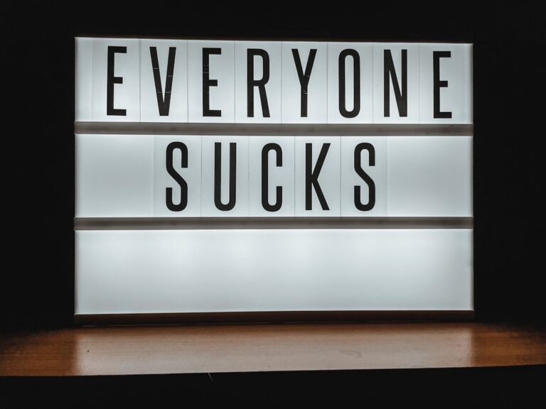 niciuna sau nici una – Cum se scrie corect