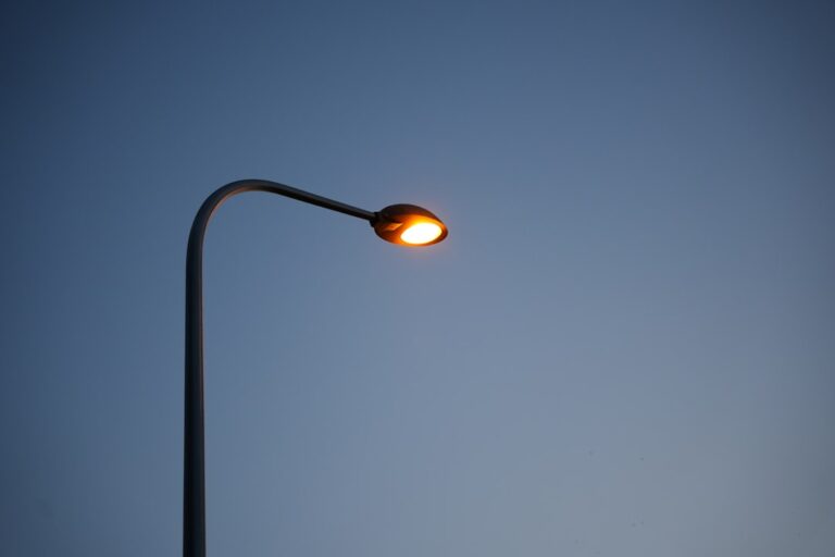 Cum să folosești lumina ambientală pentru terasă