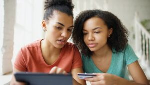 Tendințe în e-commerce: Ce cumpărătorii români vor acum